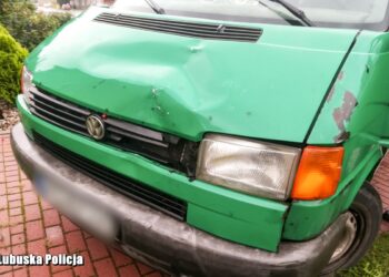 Nastolatka po potrąceniu z poważnymi obrażeniami