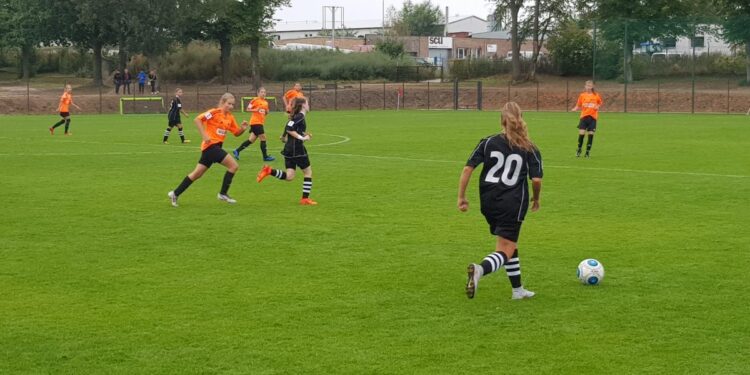 Inauguracyjna porażka TKKF Stilon