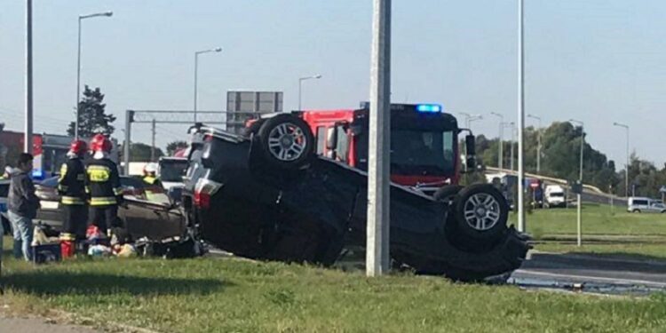 Dachowanie na Rondzie Kasprzaka