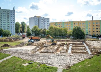 Dzieje się na budowie przy SP 20 [ZDJĘCIA]