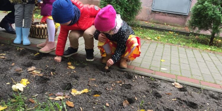 Dzieci zasadziły pierwsze „Pole Nadziei”