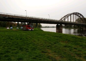 Mężczyzna skoczył do Warty