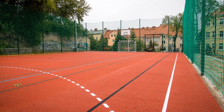 Nowe boiska przy IV LO