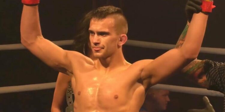 Pająk zawodowiec zaczyna od wygranej