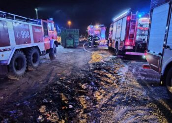 W Chróściku paliła się hałda śmieci