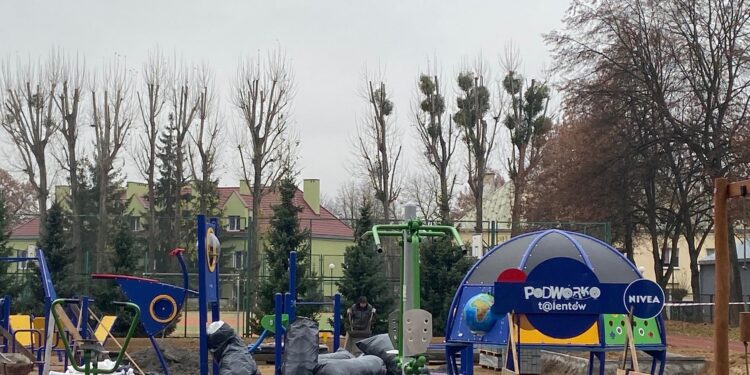 Przy SP 2 powstaje nowe podwórko