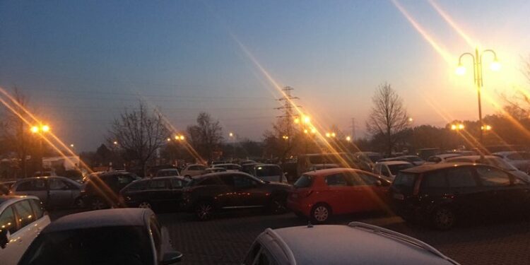 Na cmentarzu od rana ruch