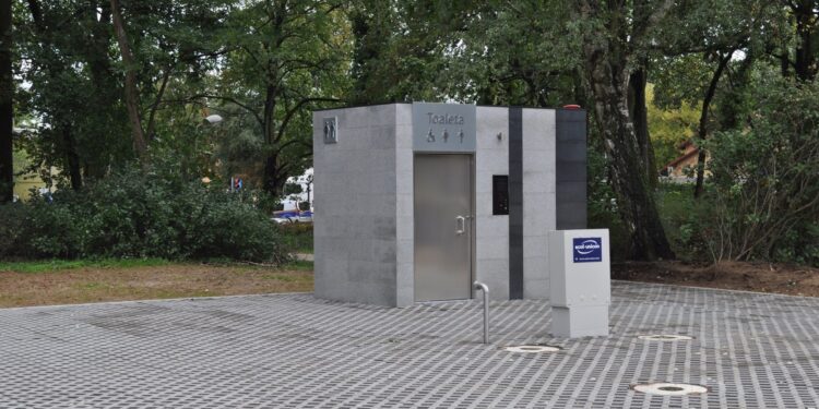 Zbiornik retencyjny gotowy. Jest i szalet