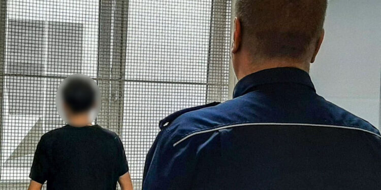 26 – latek ukradł sejf z pieniędzmi. Jest już w rękach policji