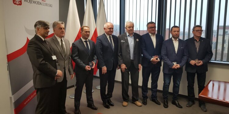 Działacze sportowi uhonorowani przez wojewodę lubuskiego