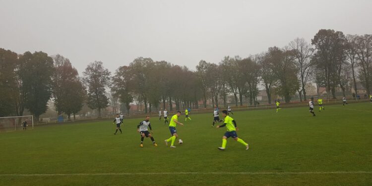 Warta przypieczętowała udaną jesień, Spójnia bez większych szans