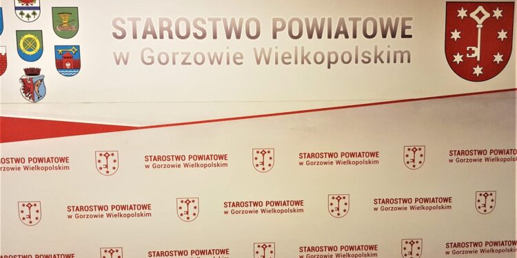Nie zapłacisz gotówką, ale elektronicznie – w starostwie w Gorzowie