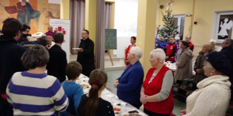 Wigilia dla ubogich, samotnych, bezdomnych w parafii Pierwszych Męczenników Polski w Gorzowie