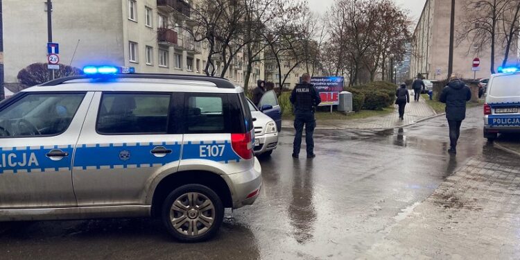 Agresor zatrzymany na Osiedlu Młodych strzałem ostrzegawczym