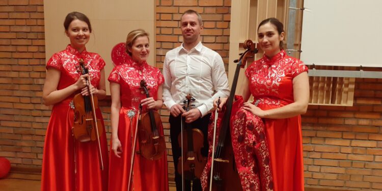 Wieczór z tradycyjną muzyką Chin