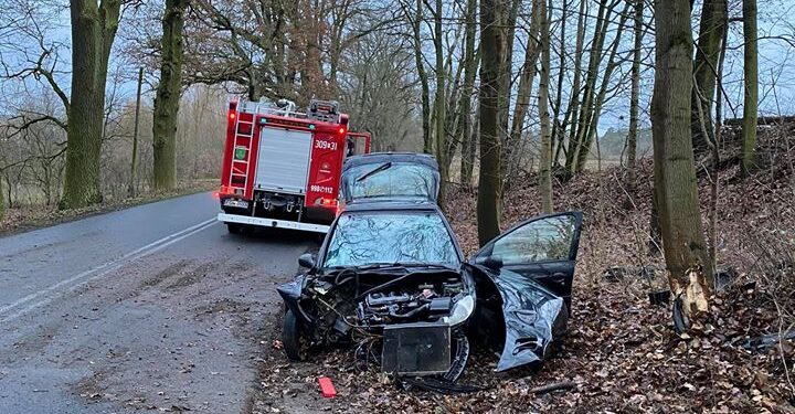 Rozbite auto, kierowcy nie ma