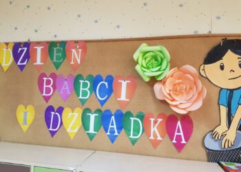 Jakie są babcie? Przedszkolaki odpowiadają śpiewająco!