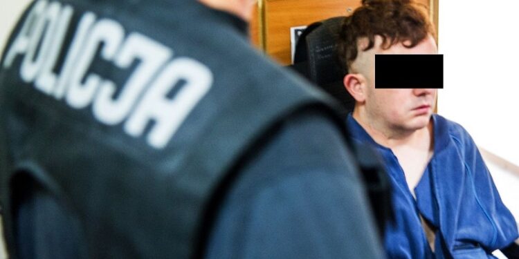 Akt oskarżenia w sprawie gwałtu i uwięzienia 9-latki