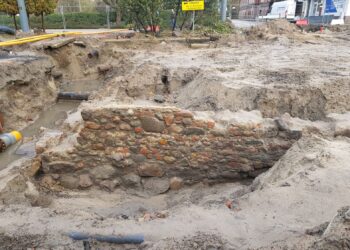 Brama Młyńska odkopana. Zobacz zdjęcia