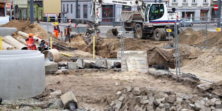 Ul. Sikorskiego wciąż rozkopana, a w kolejce już ul. Chrobrego