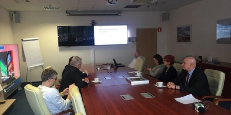 Rafalska spotkała się z szefostwem TPV Displays Polska