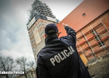 Z trzema promilami wszedł na rusztowanie katedry