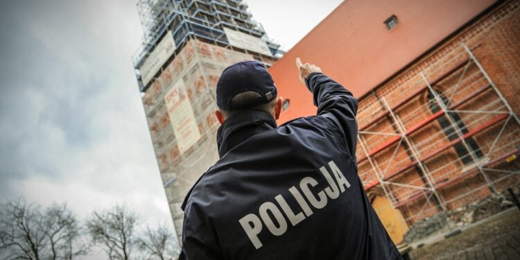 Z trzema promilami wszedł na rusztowanie katedry