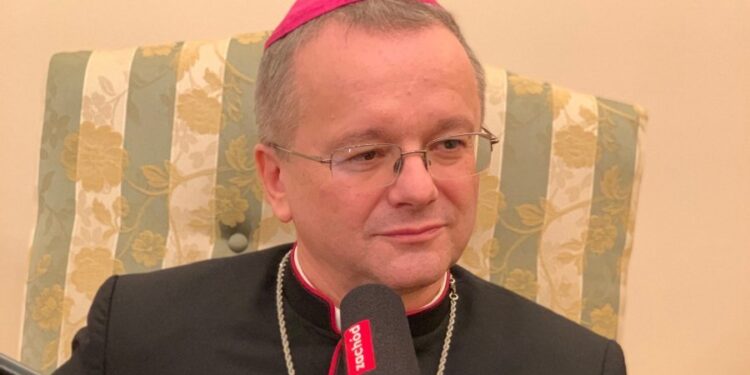 Komunikat biskupa ws. koronawirusa. Będzie radiowa Msza Św.