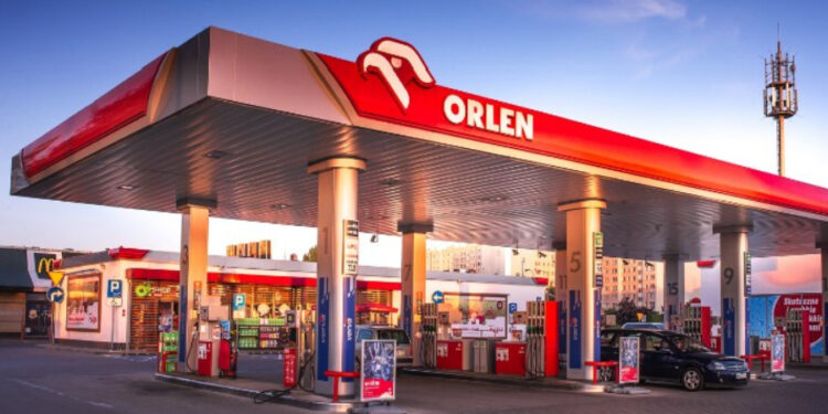 PKN Orlen: stacje paliw będą funkcjonować, nie ma planu ich zamykania
