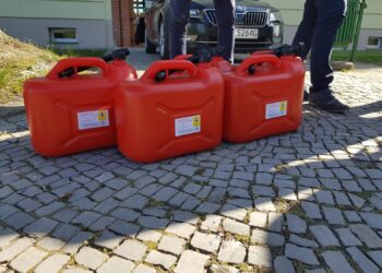 Płyn z AJP jedzie do Drezdenka