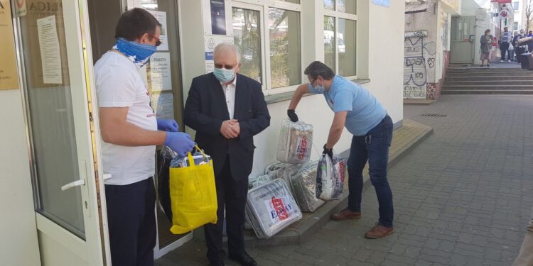 Solidarność Enei zjeździła miasto z darami