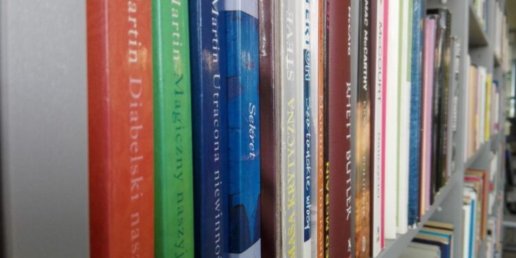 Wzrost czytelnictwa w Polsce. Więcej zainteresowanych w bibliotekach