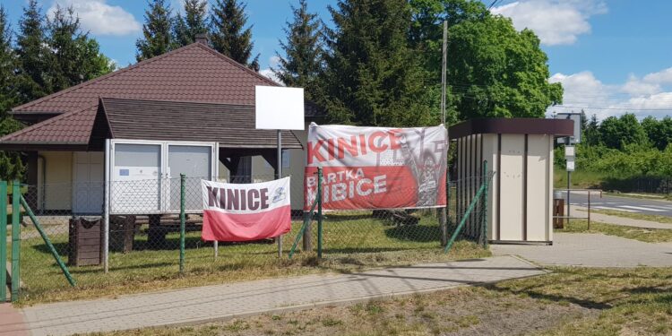 Rodzina pozostanie poza stadionem