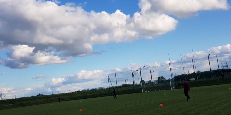 Warta też już w kontakcie z piłką