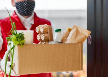 Czy koronawirus przenosi się przez żywność? [WIDEO]