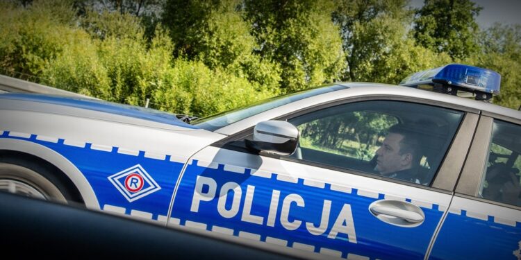 Wypadek w Deszcznie. Dwie osoby w szpitalu