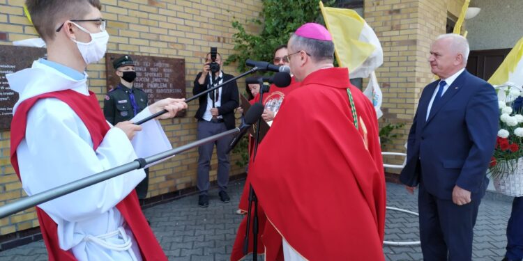 Sto samochodów na setne urodziny Papieża