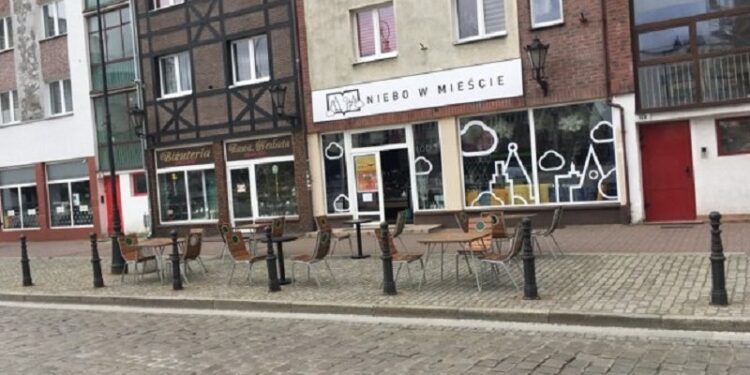 Salony fryzjerskie i piękności gotowe do pracy