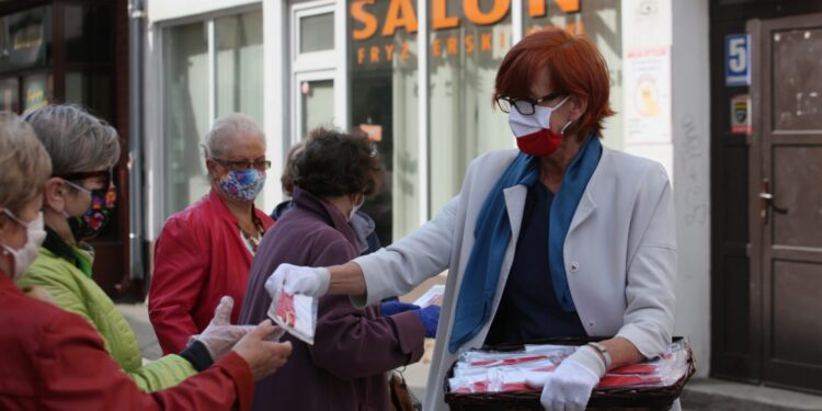Śpiewanie patriotyczne w sieci!