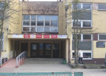 Mniej uczniów niż zakładano