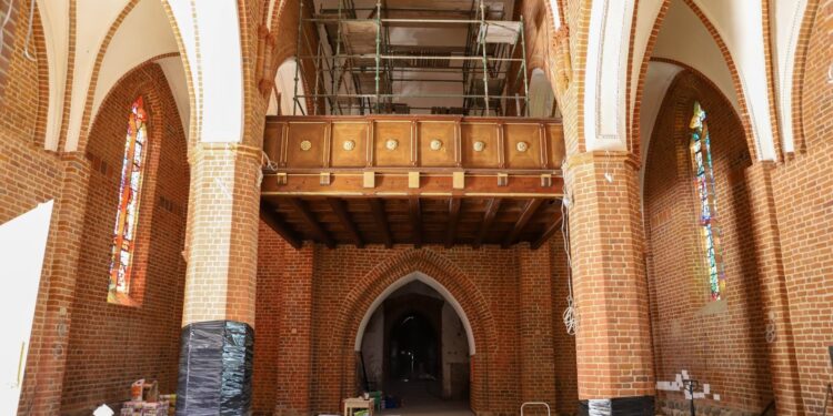 Katedralna wieża prawie gotowa [ZDJĘCIA]