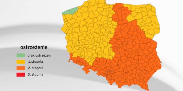 Burze z gradem możliwe w całej Polsce