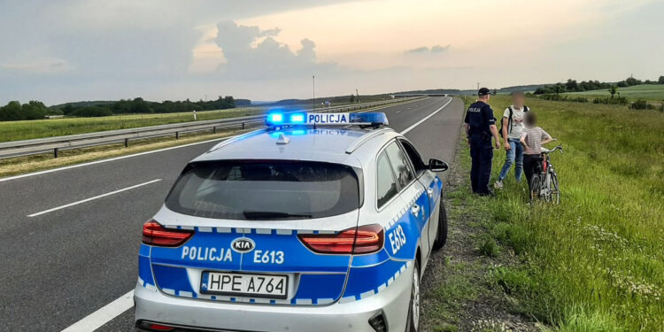 Jechali rowerem po S3. Byli zaskoczeni, że to zabronione