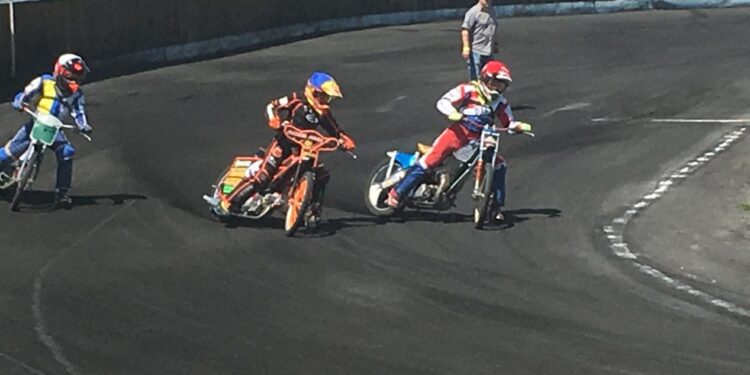 Miniżużlowcy też wracają na tor