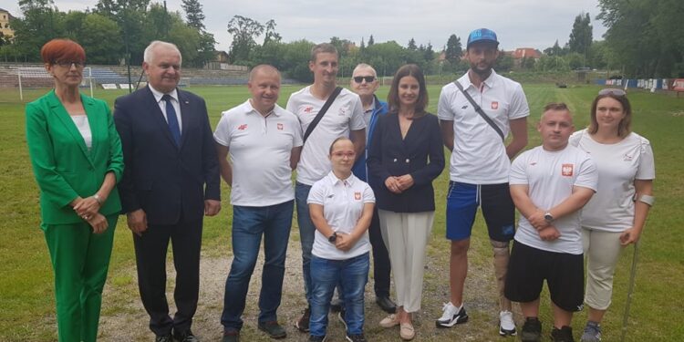 Minister spotkała się ze sportowcami