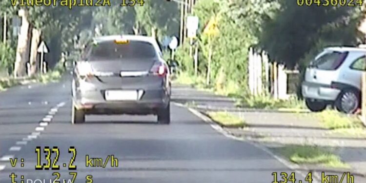 SPEED policjanci znowu namierzyli kierowcę z ciężką nogą