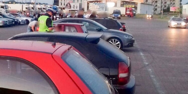 Policjanci przerwali nielegalne wyścigi