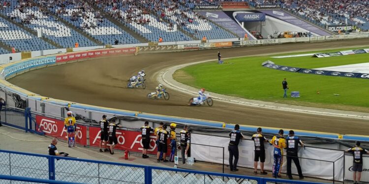 Stal bez atutów i bez szans w Lesznie