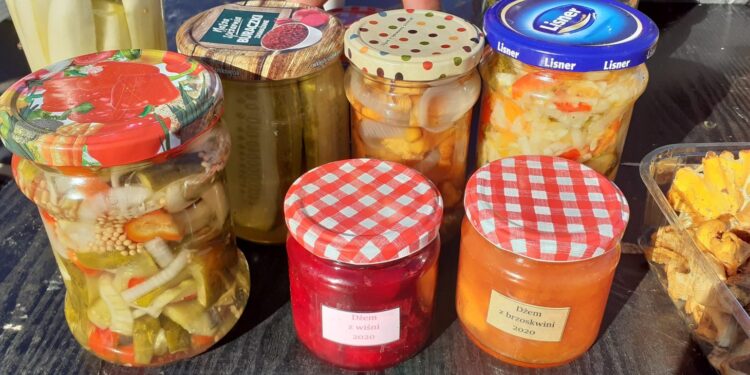 Witaminy zamknięte w słoikach. Sezon na przetwory