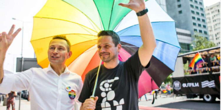 „Trzaskowski wprowadzi kartę LGBT w całym kraju”. Ochojska koryguje swój wpis